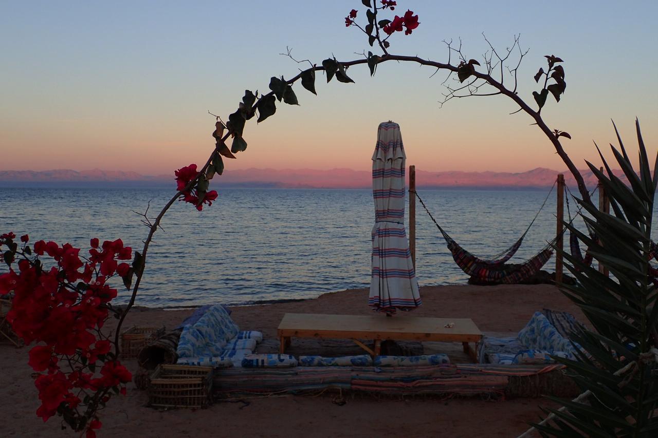 Bedouin Star Hotel Таба Екстериор снимка