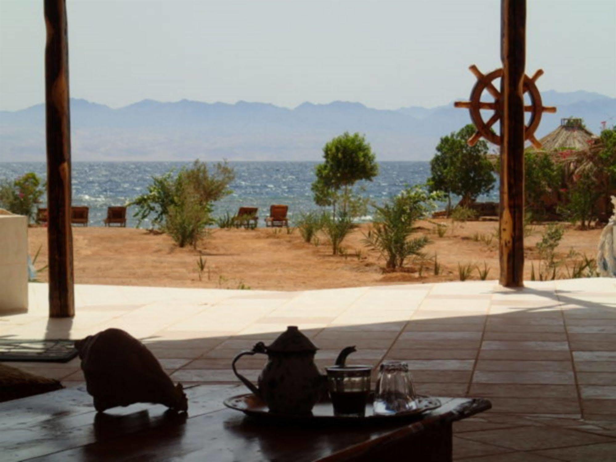 Bedouin Star Hotel Таба Екстериор снимка